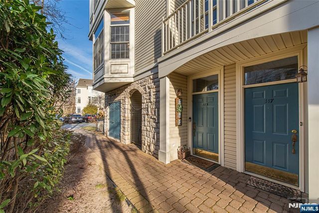 115 Kensington Lane 196, Livingston, NJ 07039