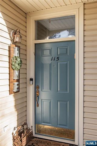 115 Kensington Lane 196, Livingston, NJ 07039