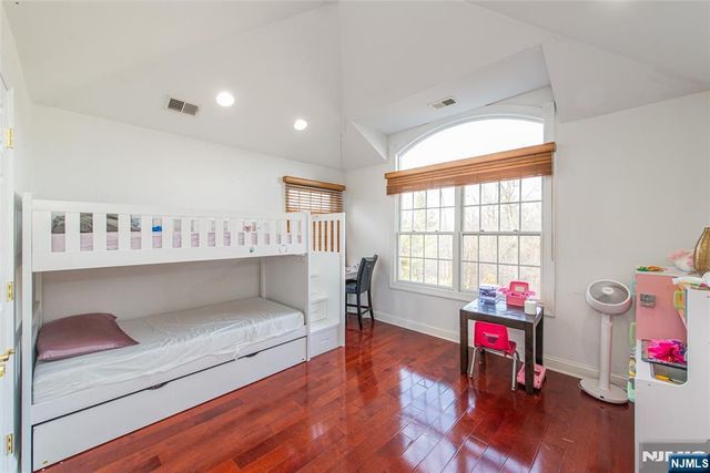 115 Kensington Lane 196, Livingston, NJ 07039