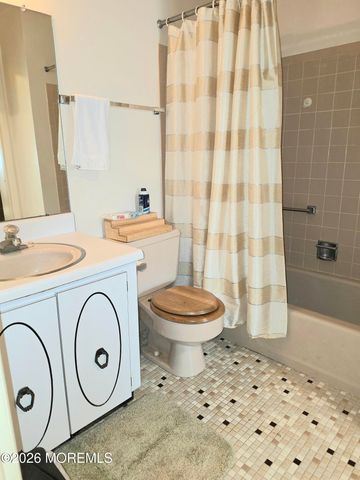 27 Salem Drive C, Whiting, NJ 08759