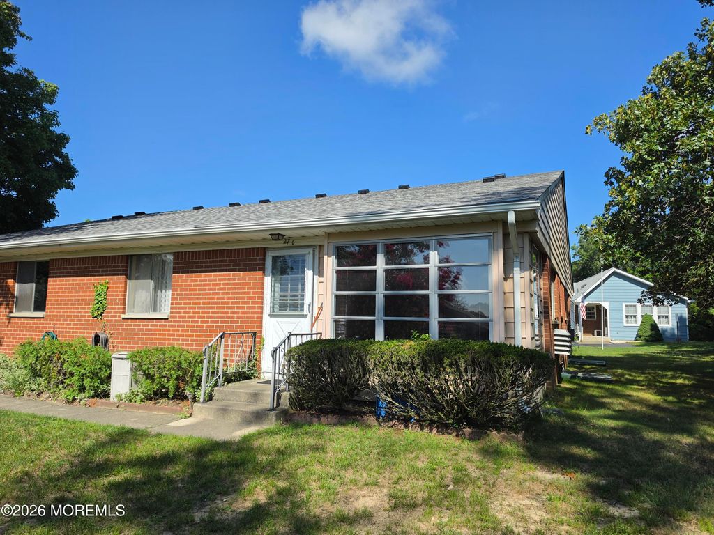 27 Salem Drive C, Whiting, NJ 08759