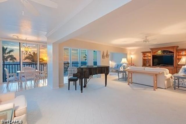 3377 GULF SHORE BLVD N 4D, Naples, FL 34103