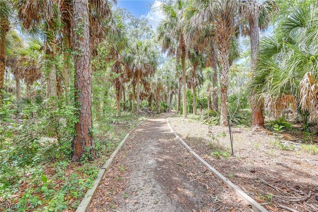 1821 Tarpon Bay DR S, Naples, FL 34119