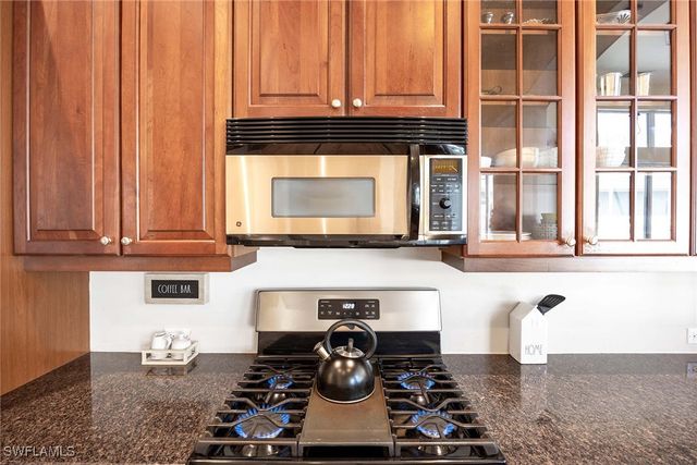 1821 Tarpon Bay DR S, Naples, FL 34119