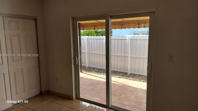 11507 SW 6th St, Sweetwater, FL 33174
