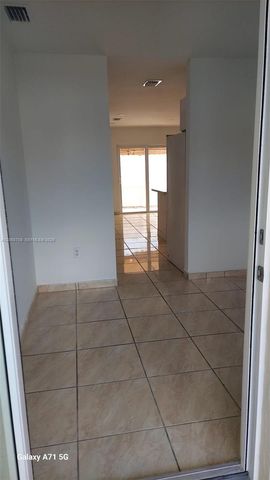 11507 SW 6th St, Sweetwater, FL 33174