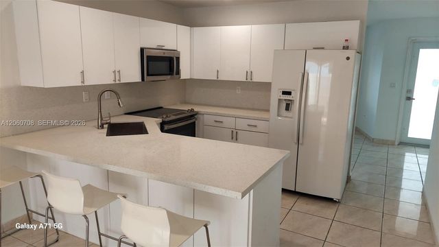 11507 SW 6th St, Sweetwater, FL 33174