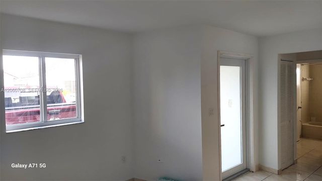 11507 SW 6th St, Sweetwater, FL 33174