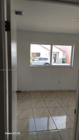 11507 SW 6th St, Sweetwater, FL 33174
