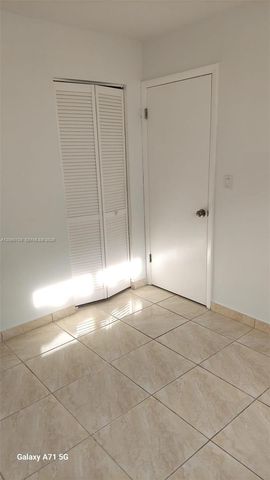 11507 SW 6th St, Sweetwater, FL 33174