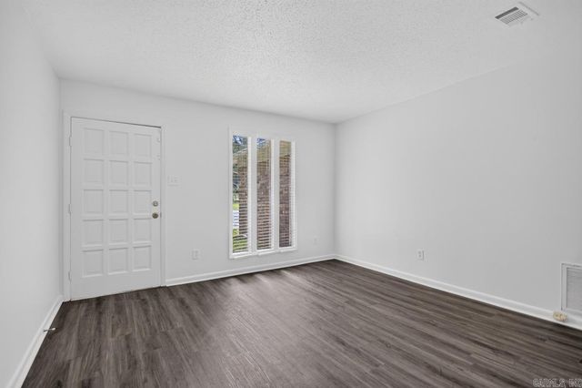 10018 Forester Cv, Little Rock, AR 72209