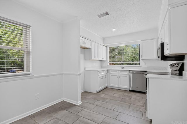 10018 Forester Cv, Little Rock, AR 72209