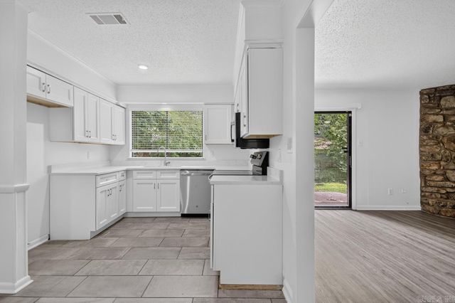 10018 Forester Cv, Little Rock, AR 72209