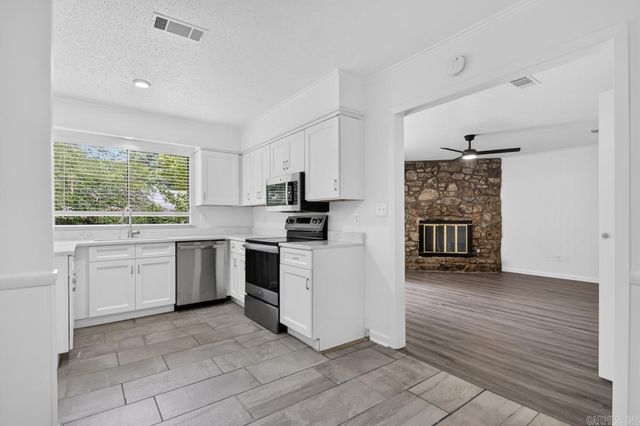 10018 Forester Cv, Little Rock, AR 72209