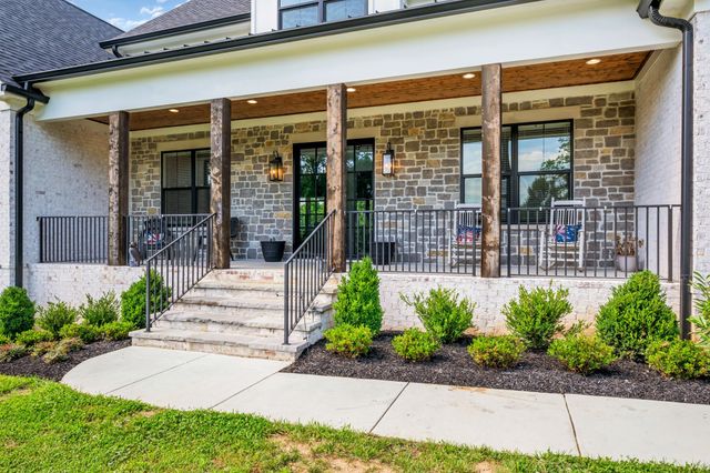 1500 Center Star Rd, Columbia, TN 38401
