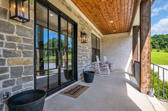 1500 Center Star Rd, Columbia, TN 38401