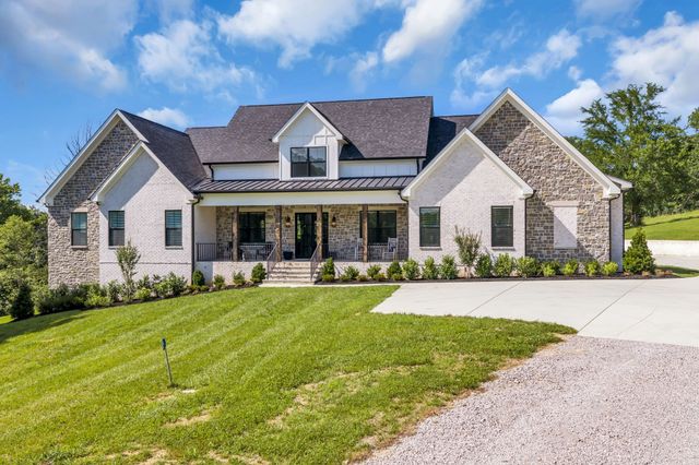 1500 Center Star Rd, Columbia, TN 38401