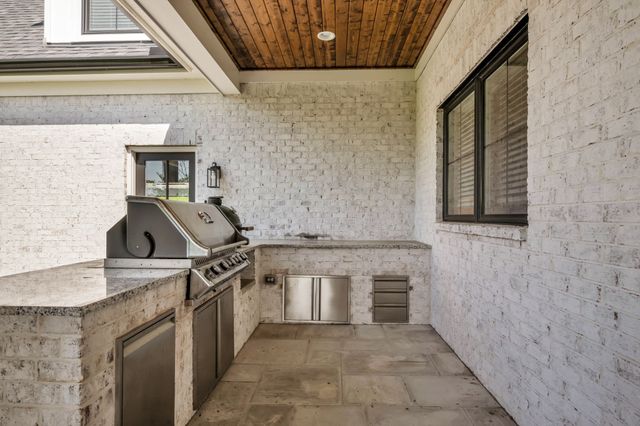 1500 Center Star Rd, Columbia, TN 38401
