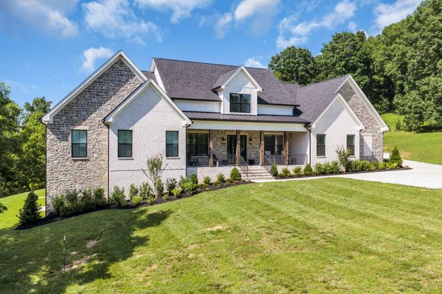 1500 Center Star Rd, Columbia, TN 38401