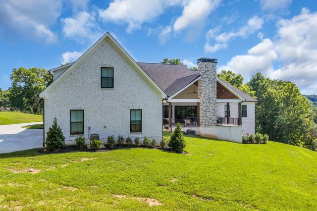 1500 Center Star Rd, Columbia, TN 38401