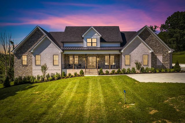 1500 Center Star Rd, Columbia, TN 38401