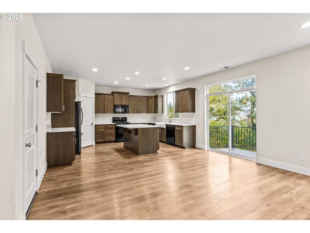 2540 FIELDCRESS Rd, Eugene, OR 97403