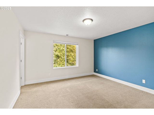 2540 FIELDCRESS Rd, Eugene, OR 97403