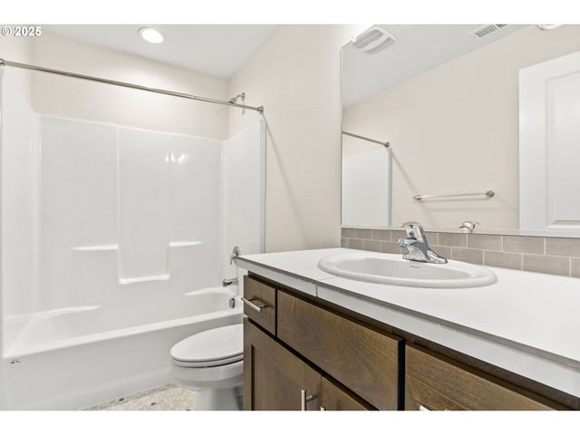 2540 FIELDCRESS Rd, Eugene, OR 97403