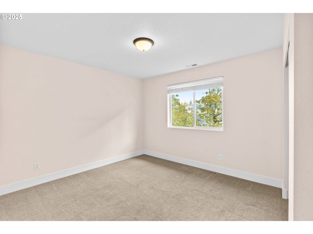 2540 FIELDCRESS Rd, Eugene, OR 97403