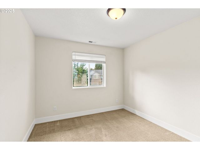 2540 FIELDCRESS Rd, Eugene, OR 97403