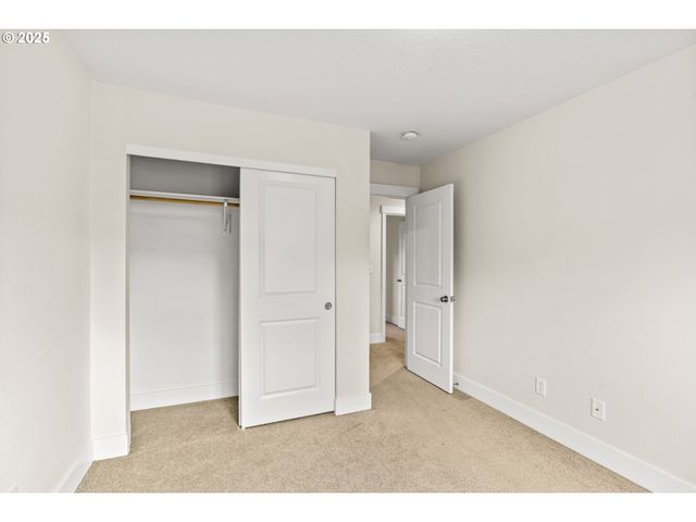 2540 FIELDCRESS Rd, Eugene, OR 97403