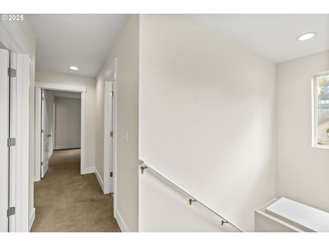 2540 FIELDCRESS Rd, Eugene, OR 97403