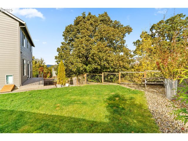 2540 FIELDCRESS Rd, Eugene, OR 97403