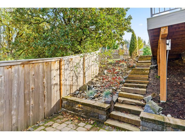 2540 FIELDCRESS Rd, Eugene, OR 97403