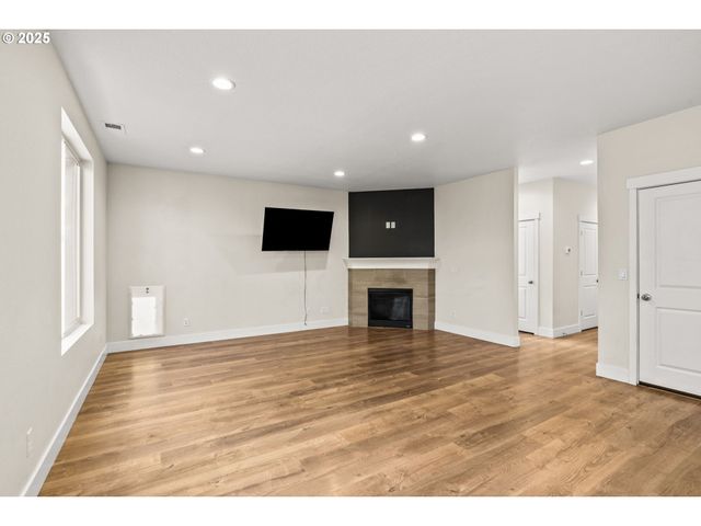 2540 FIELDCRESS Rd, Eugene, OR 97403