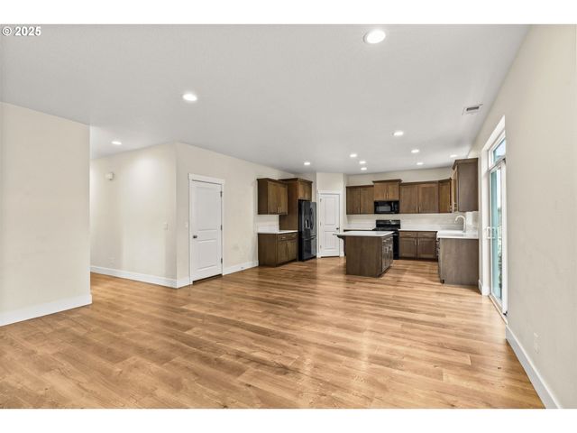 2540 FIELDCRESS Rd, Eugene, OR 97403