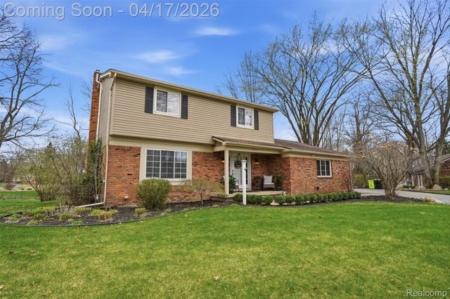 9610 Woody Court, White Lake Charter Township, MI 48386