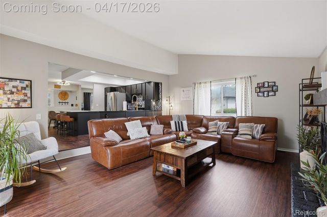 9610 Woody Court, White Lake Charter Township, MI 48386