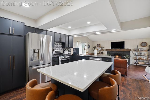 9610 Woody Court, White Lake Charter Township, MI 48386