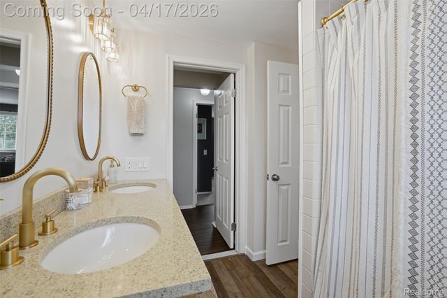 9610 Woody Court, White Lake Charter Township, MI 48386