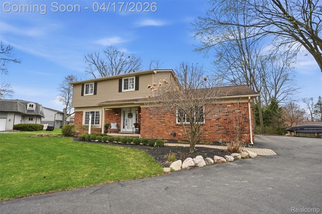 9610 Woody Court, White Lake Charter Township, MI 48386