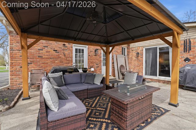 9610 Woody Court, White Lake Charter Township, MI 48386