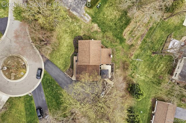 9610 Woody Court, White Lake Charter Township, MI 48386