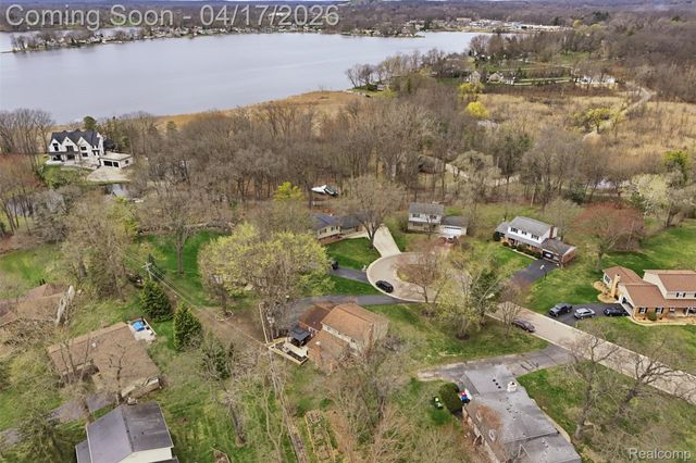 9610 Woody Court, White Lake Charter Township, MI 48386