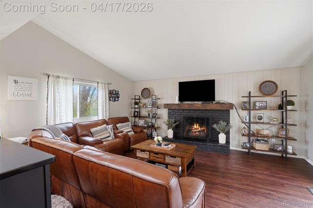 9610 Woody Court, White Lake Charter Township, MI 48386