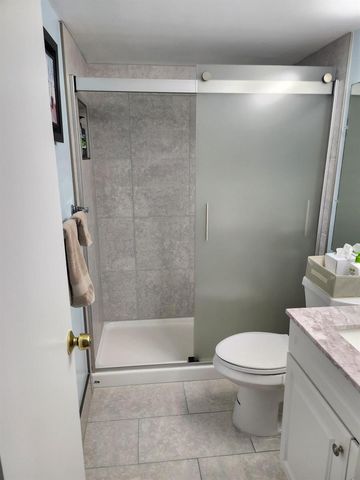 74 Newport Court E, Deerfield Beach, FL 33442