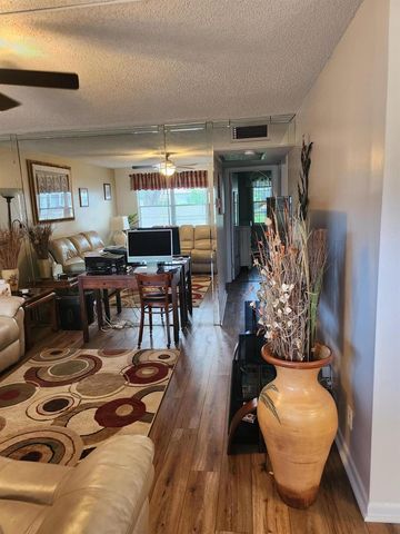 74 Newport Court E, Deerfield Beach, FL 33442