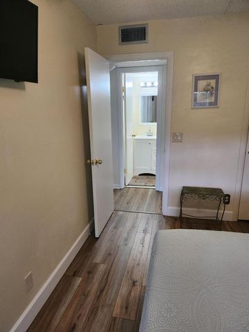 74 Newport Court E, Deerfield Beach, FL 33442