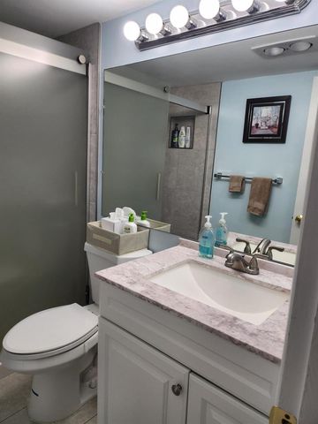 74 Newport Court E, Deerfield Beach, FL 33442