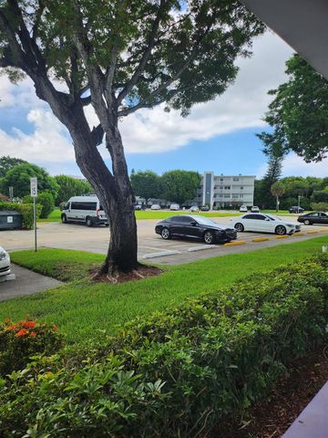 74 Newport Court E, Deerfield Beach, FL 33442